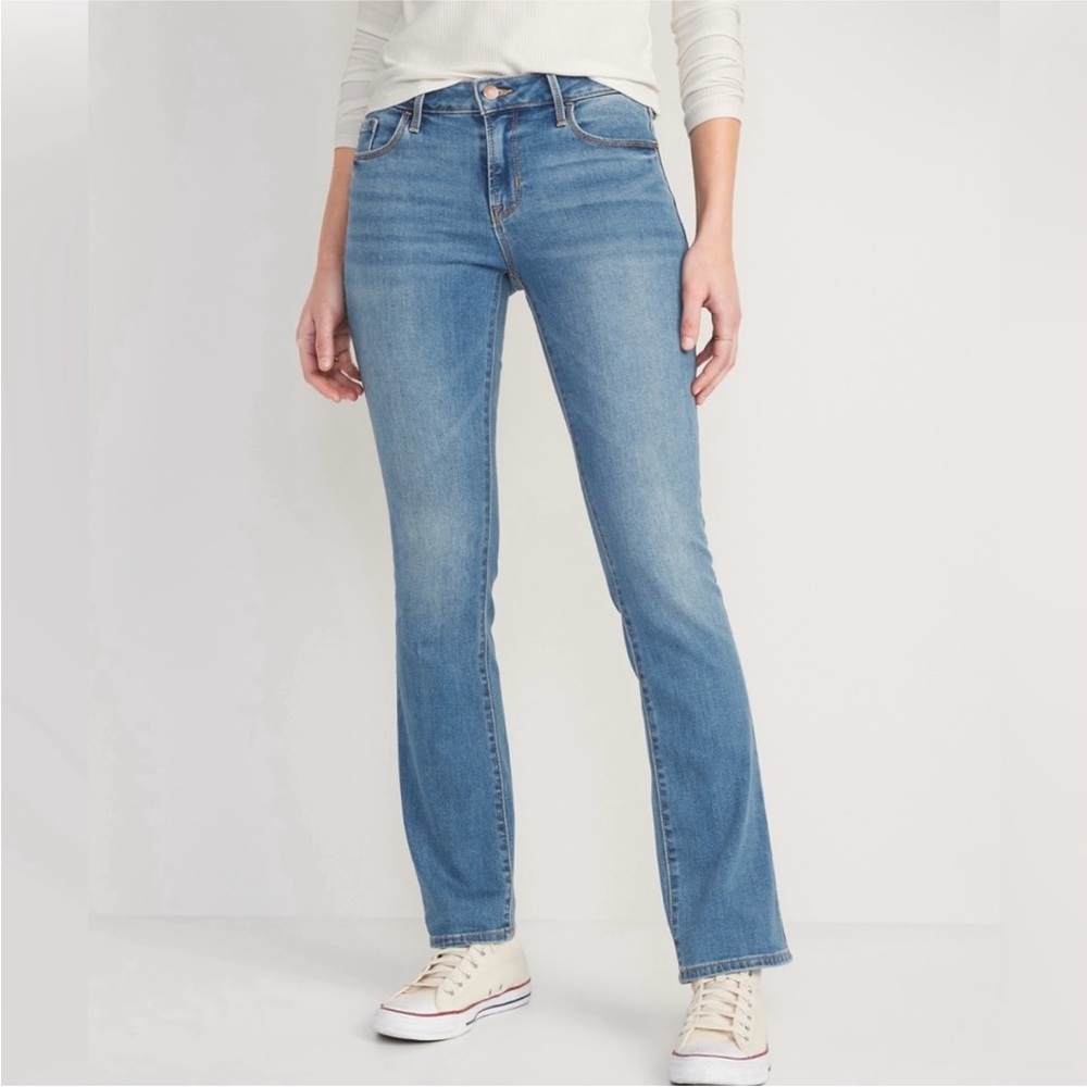Old Navy Mid-Rise Kicker Bootcut Size 18 Long Light Wash